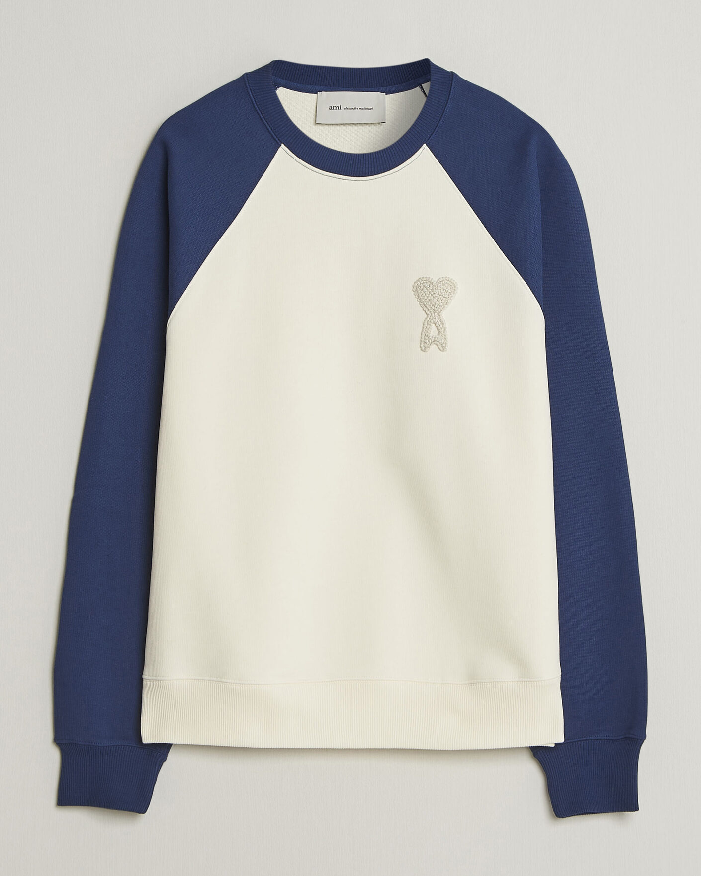 Hombres | Jerséis y prendas de punto | AMI | Knitted Heart Logo Sweatshirt Creme/Navy