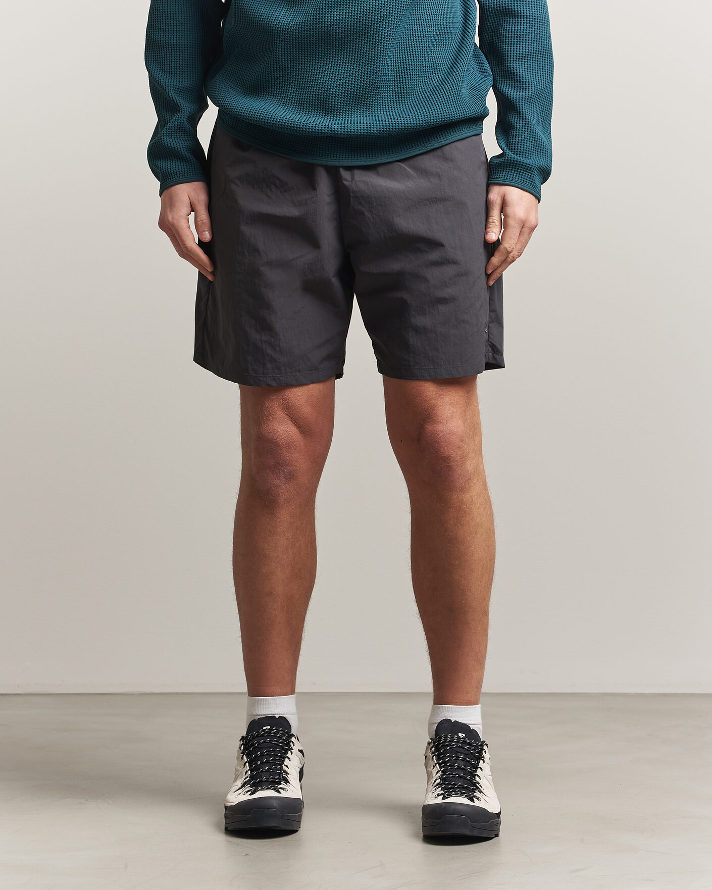 Hombres | Pantalones cortos | Goldwin | Nylon Shorts Deep Charcoal