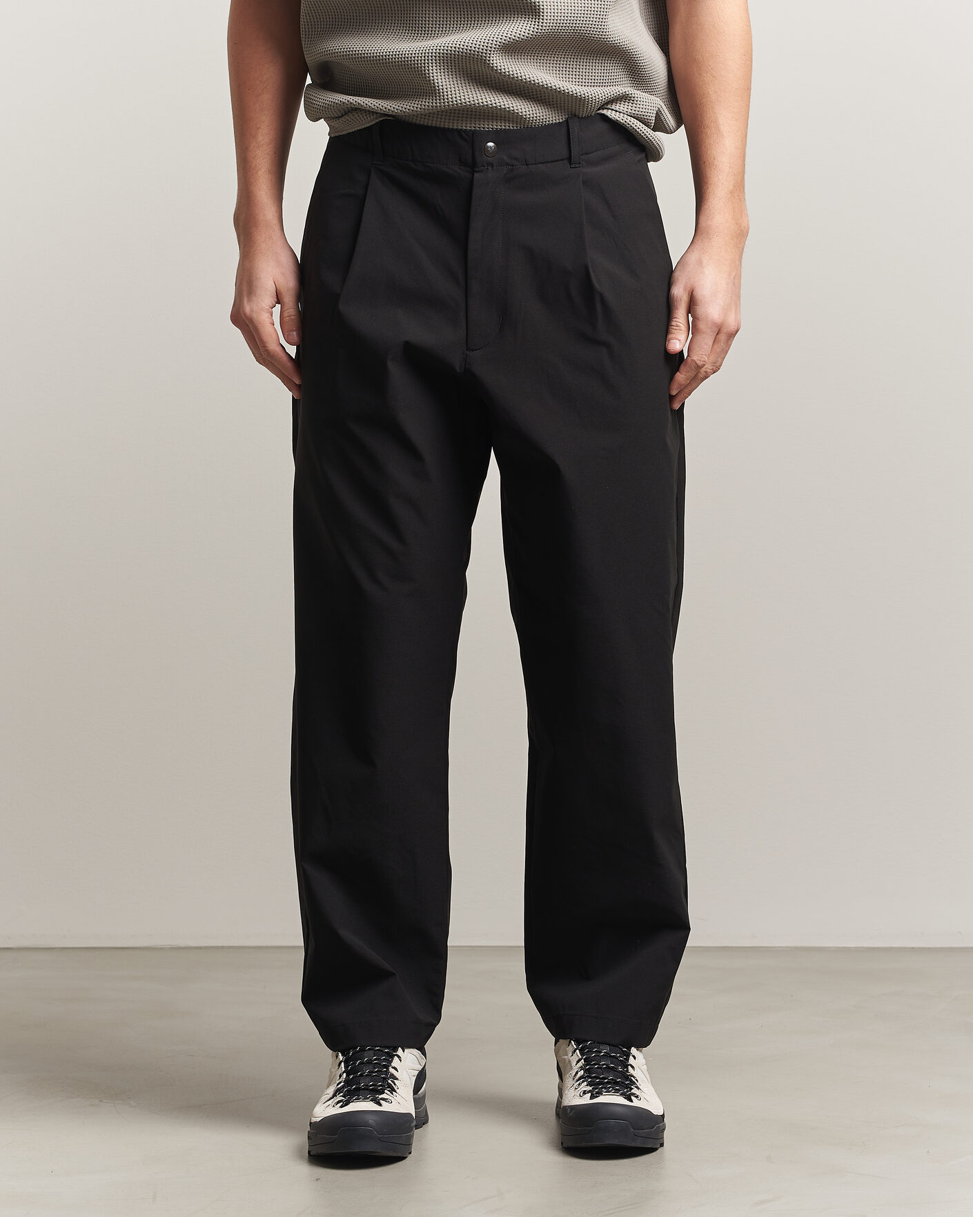 Hombres | Pantalones | Goldwin | Tapered Light Pants Black