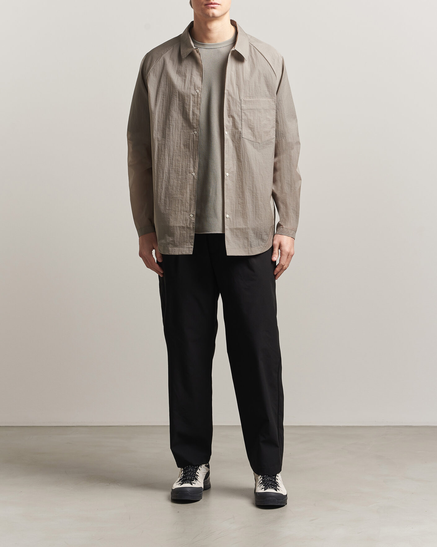 Hombres | Camisas | Goldwin | Nylon Wind Shirt Arid Beige