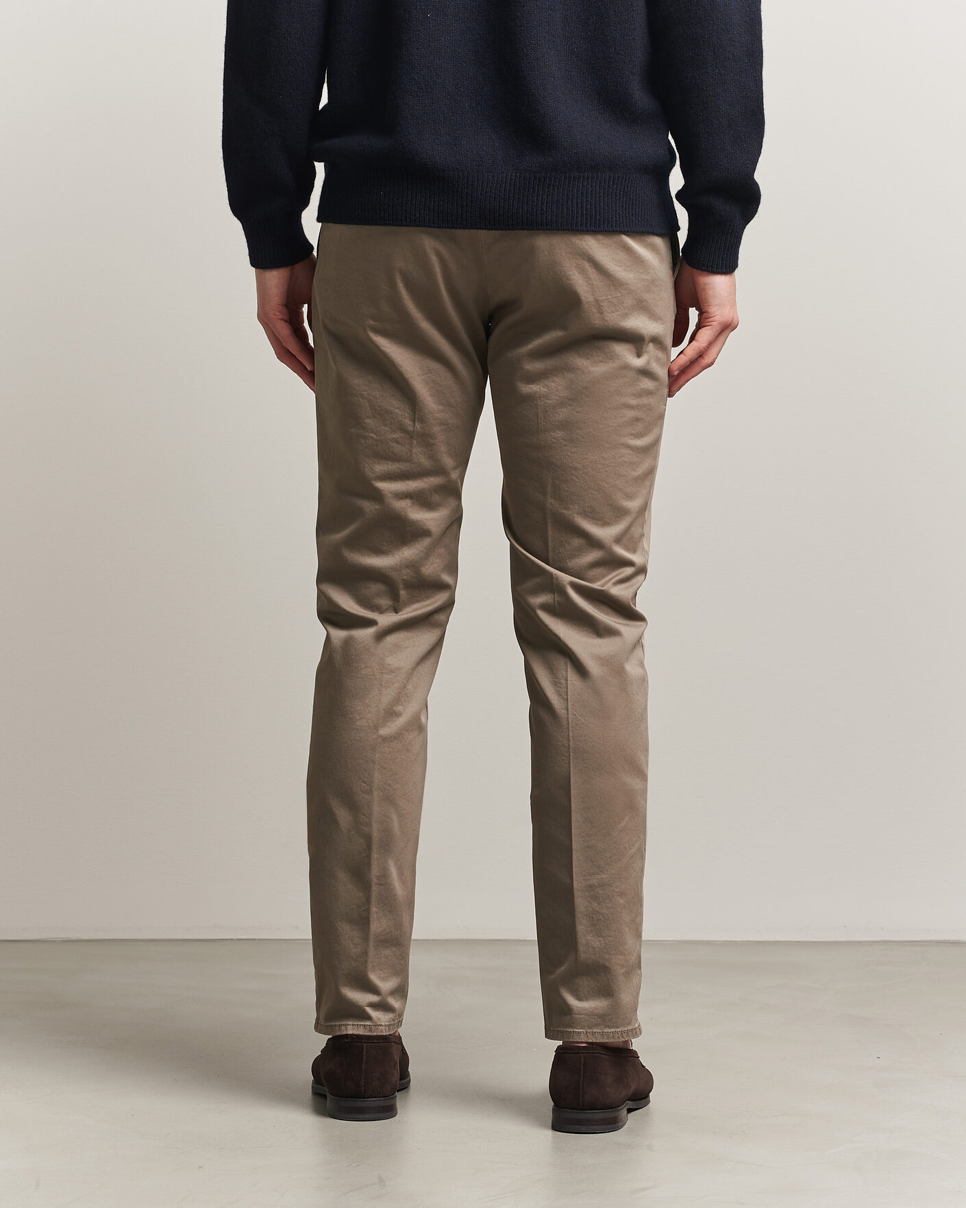 Hombres | Pantalones | Incotex | Slim Fit Garment Dyed Slacks Taupe