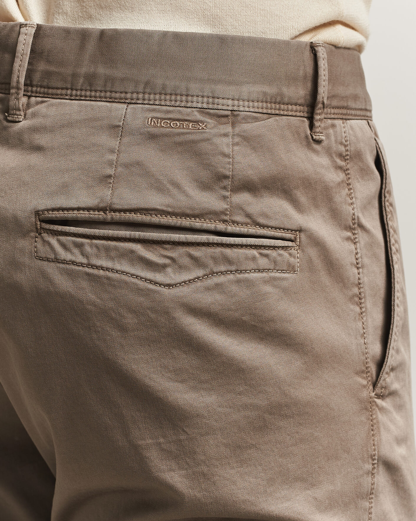 Hombres | Pantalones | Incotex | Slim Fit Garment Dyed Slacks Taupe