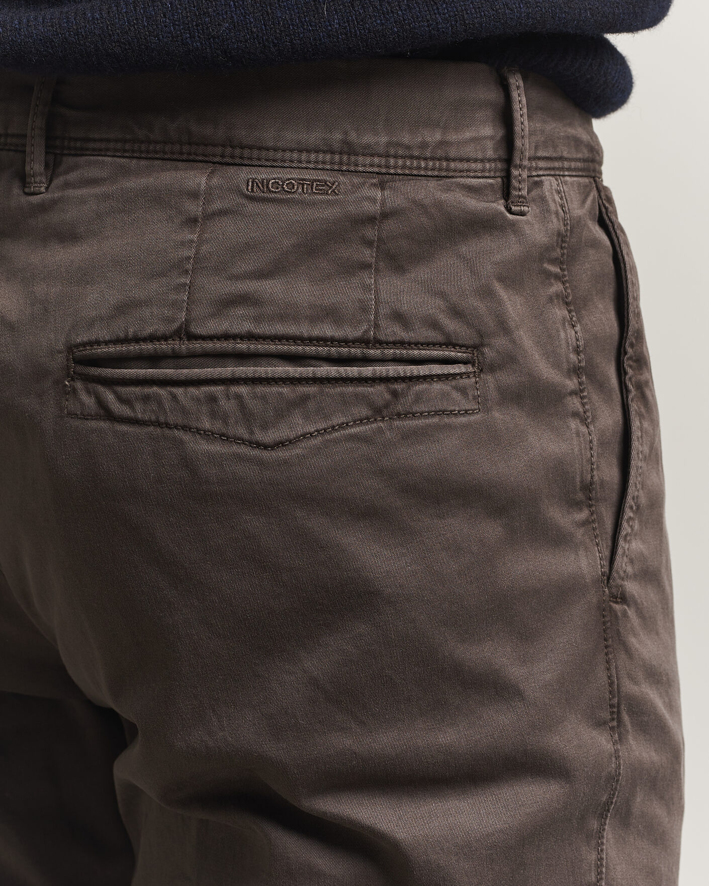 Hombres | Pantalones | Incotex | Slim Fit Garment Dyed Slacks Dark Brown