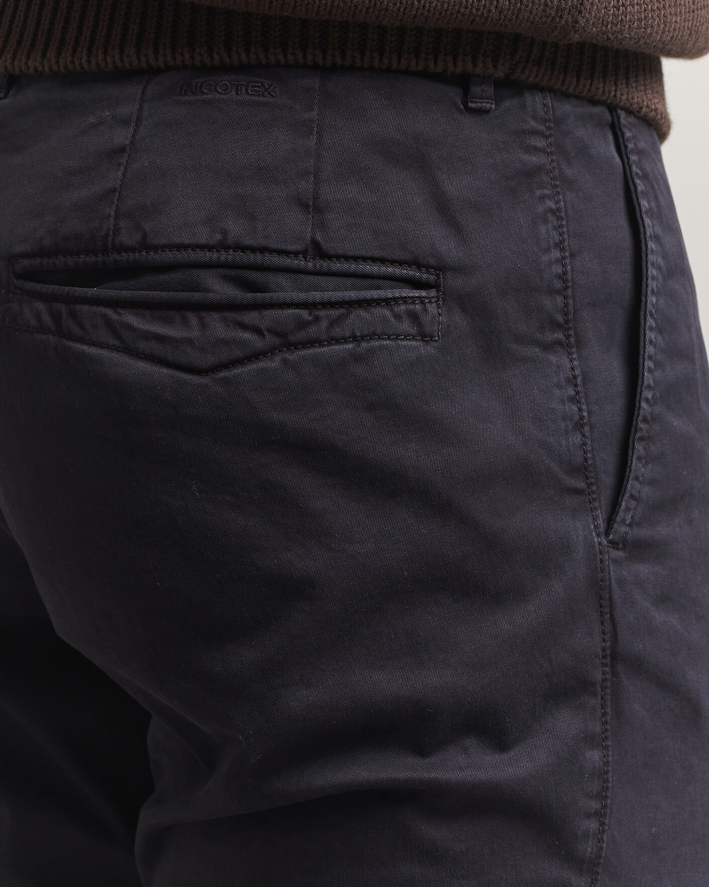 Hombres | Pantalones | Incotex | Slim Fit Garment Dyed Slacks Navy