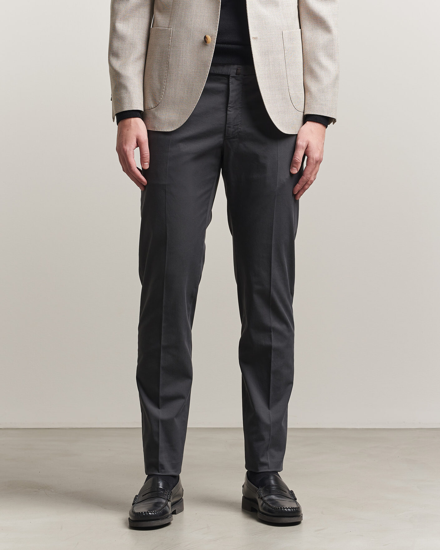 Hombres | Pantalones | Incotex | Slim Fit Comfort Chinos Dark Grey