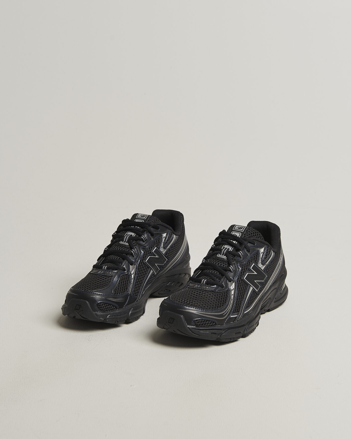 Hombres | Zapatillas | New Balance | 740 Sneakers Black