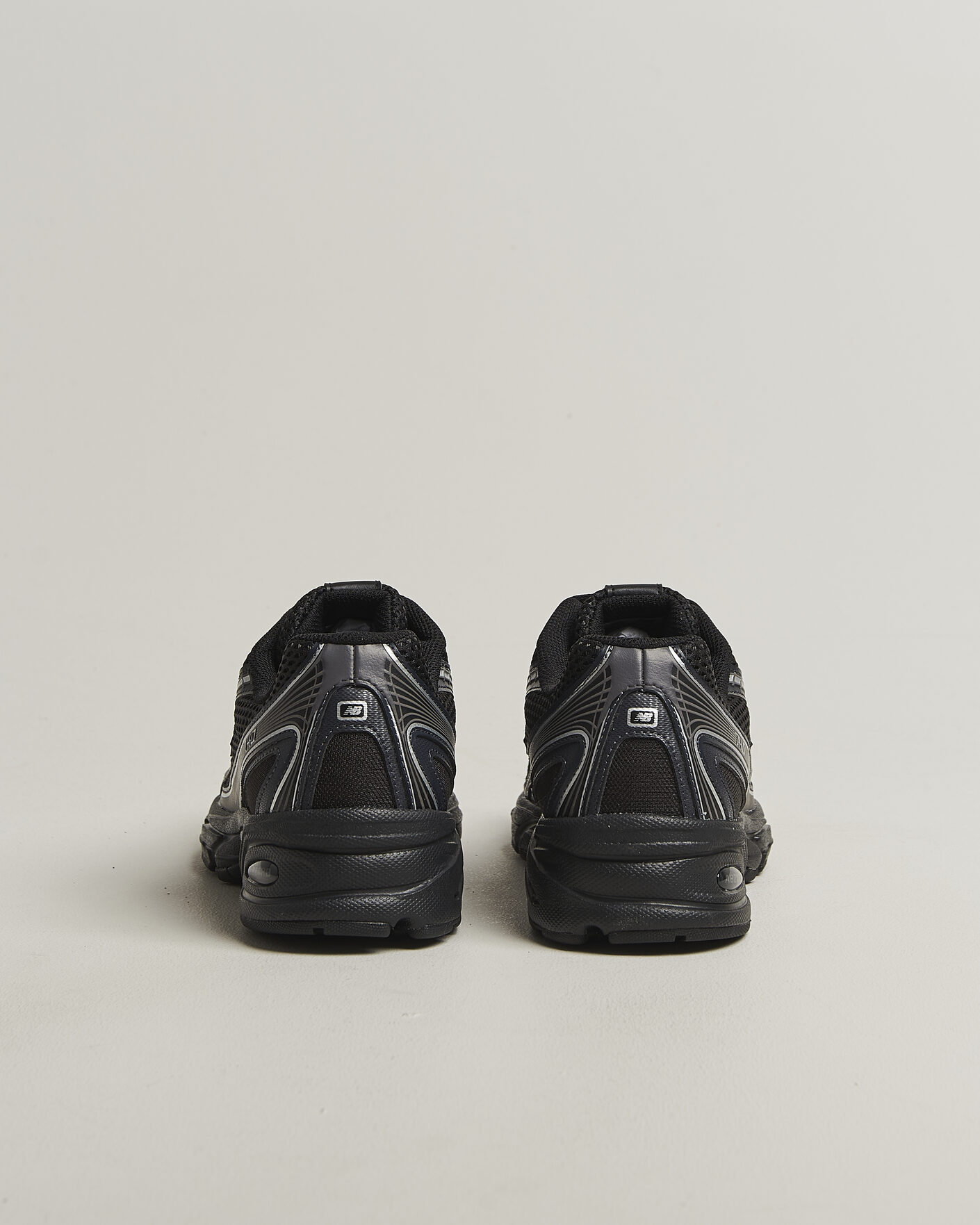 Hombres | Zapatillas | New Balance | 740 Sneakers Black