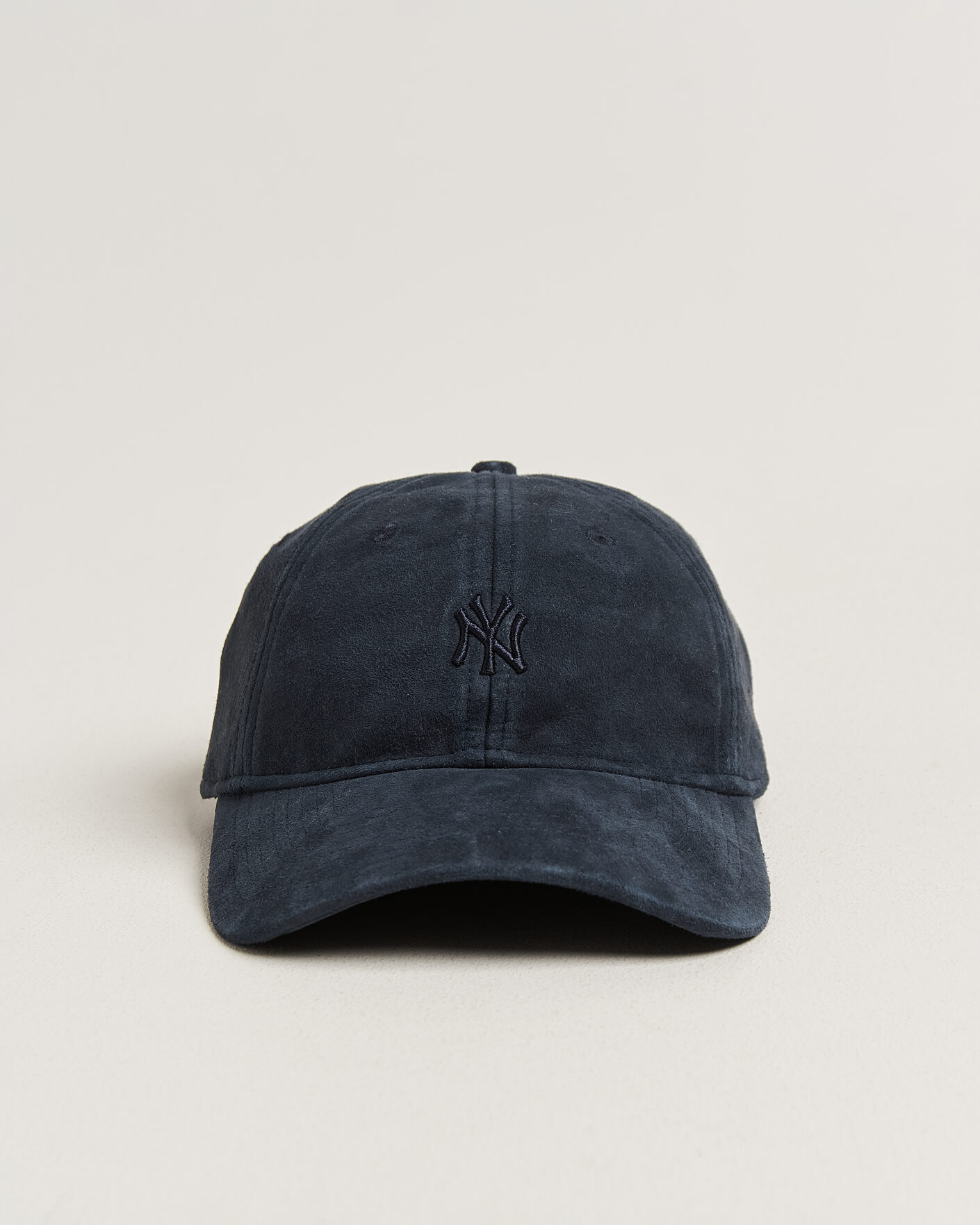 Hombres | Sombreros y gorras | New Era | 9Twenty Suede New York Yankees Cap Black