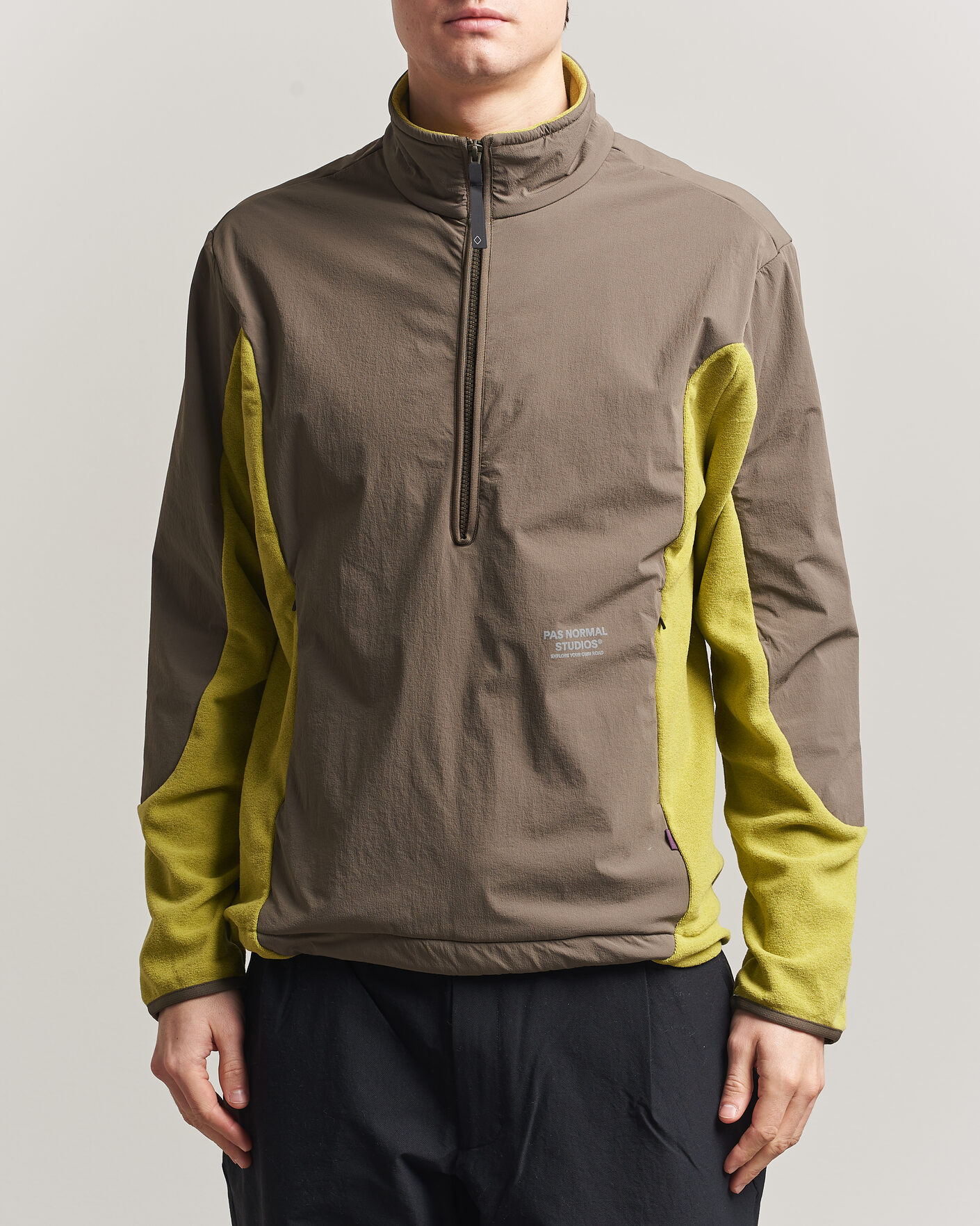 Hombres | Abrigos y chaquetas | Pas Normal Studios | Off Race Light Fleece Half Zip Moss Green