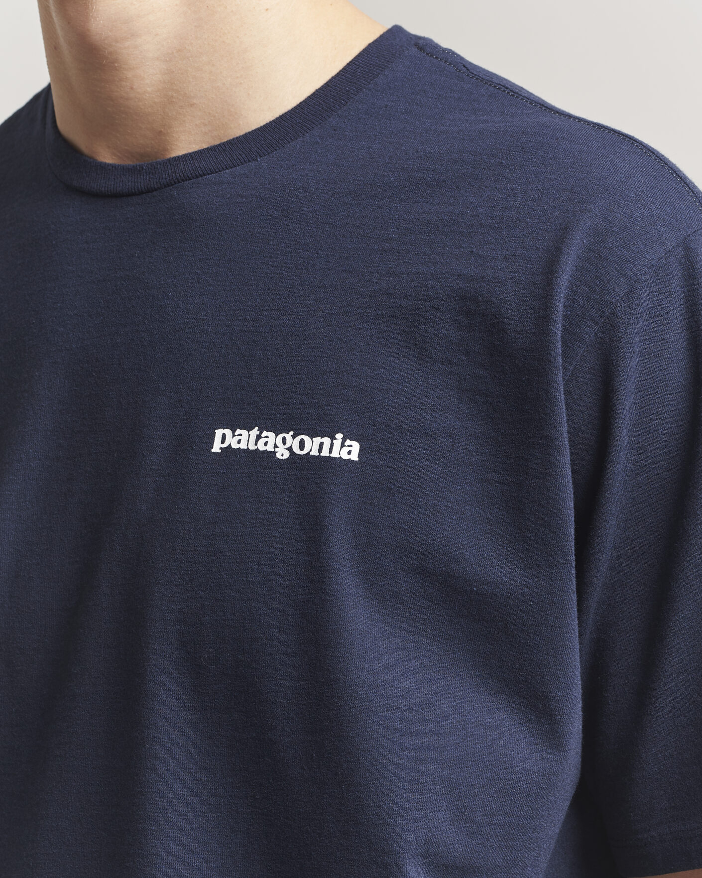 Hombres | Camisetas | Patagonia | P-6 Logo T-Shirt New Navy