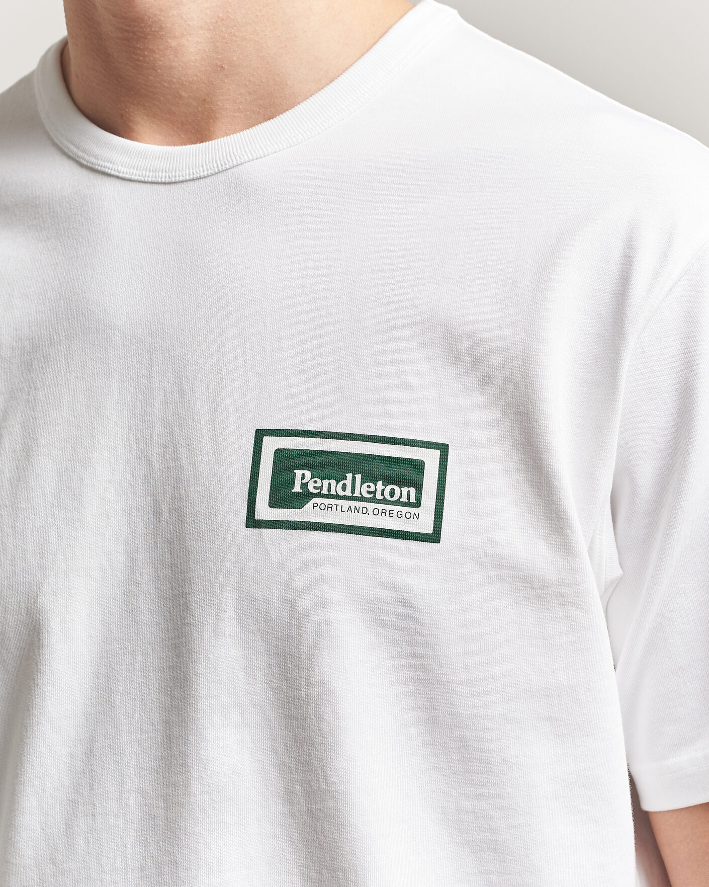 Hombres | Camisetas | Pendleton | Patch Graphic Tee White