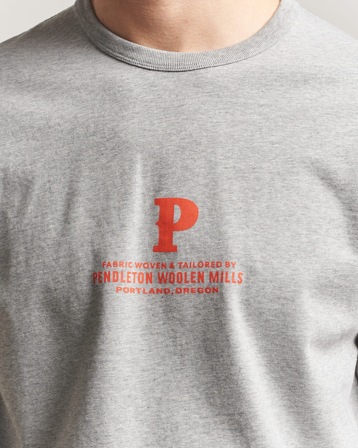 Hombres | Camisetas | Pendleton | Heavyweight P Tee Ash Heather Grey