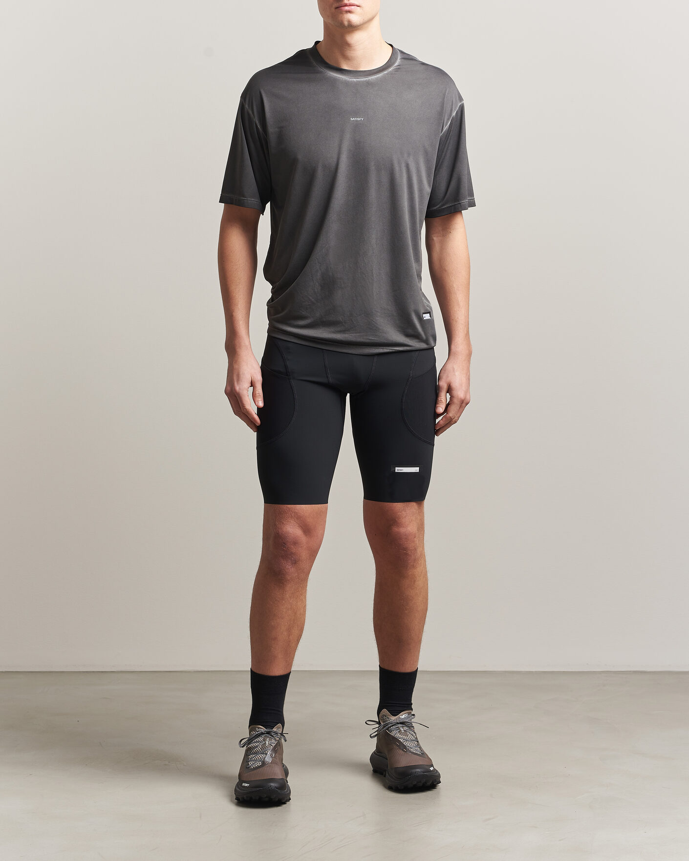 Hombres | Camisetas | Satisfy | AuraLite T-Shirt Pigment Black