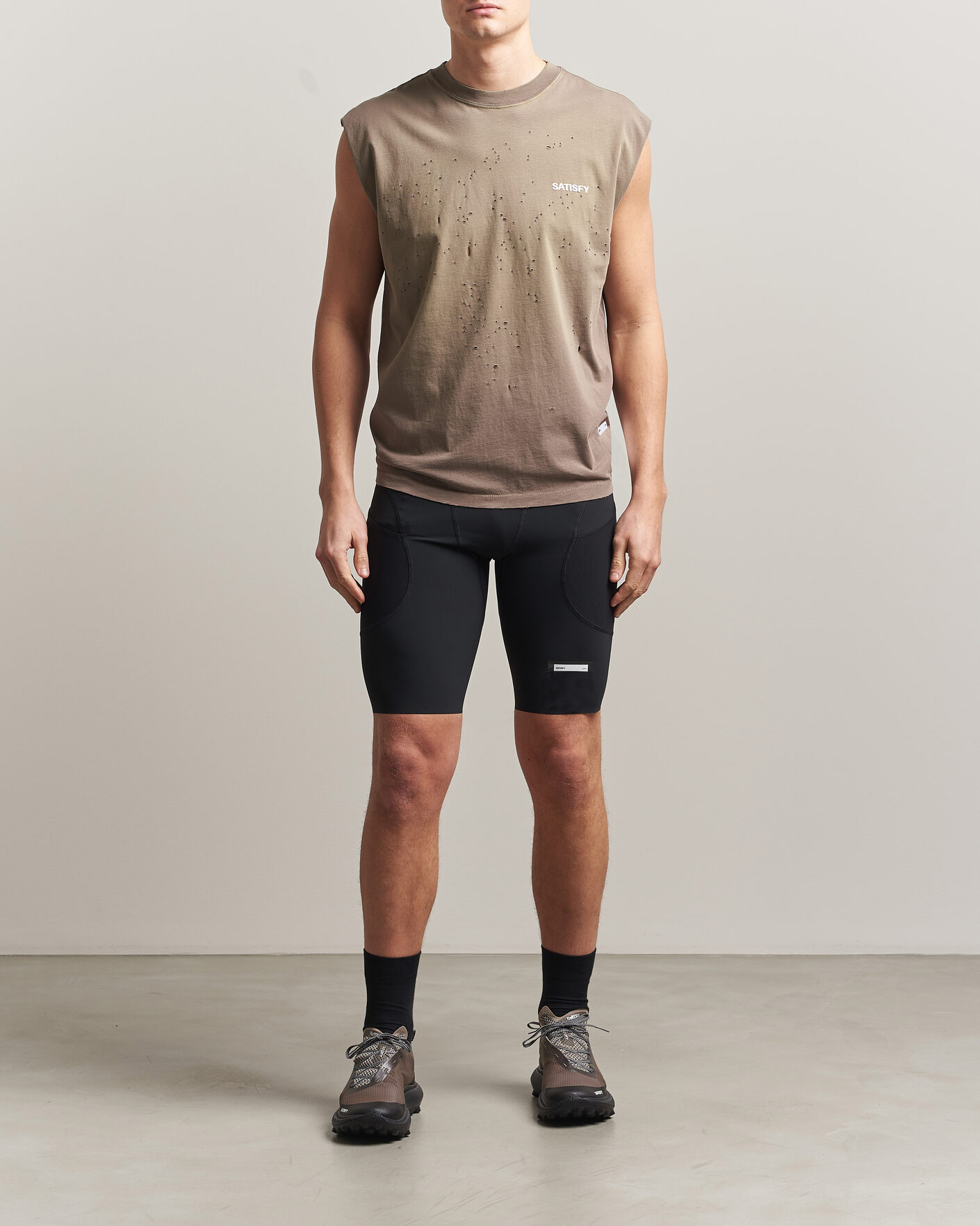 Hombres | Camisetas | Satisfy | MothTech Muscle Tee Sun Bleached Falcon