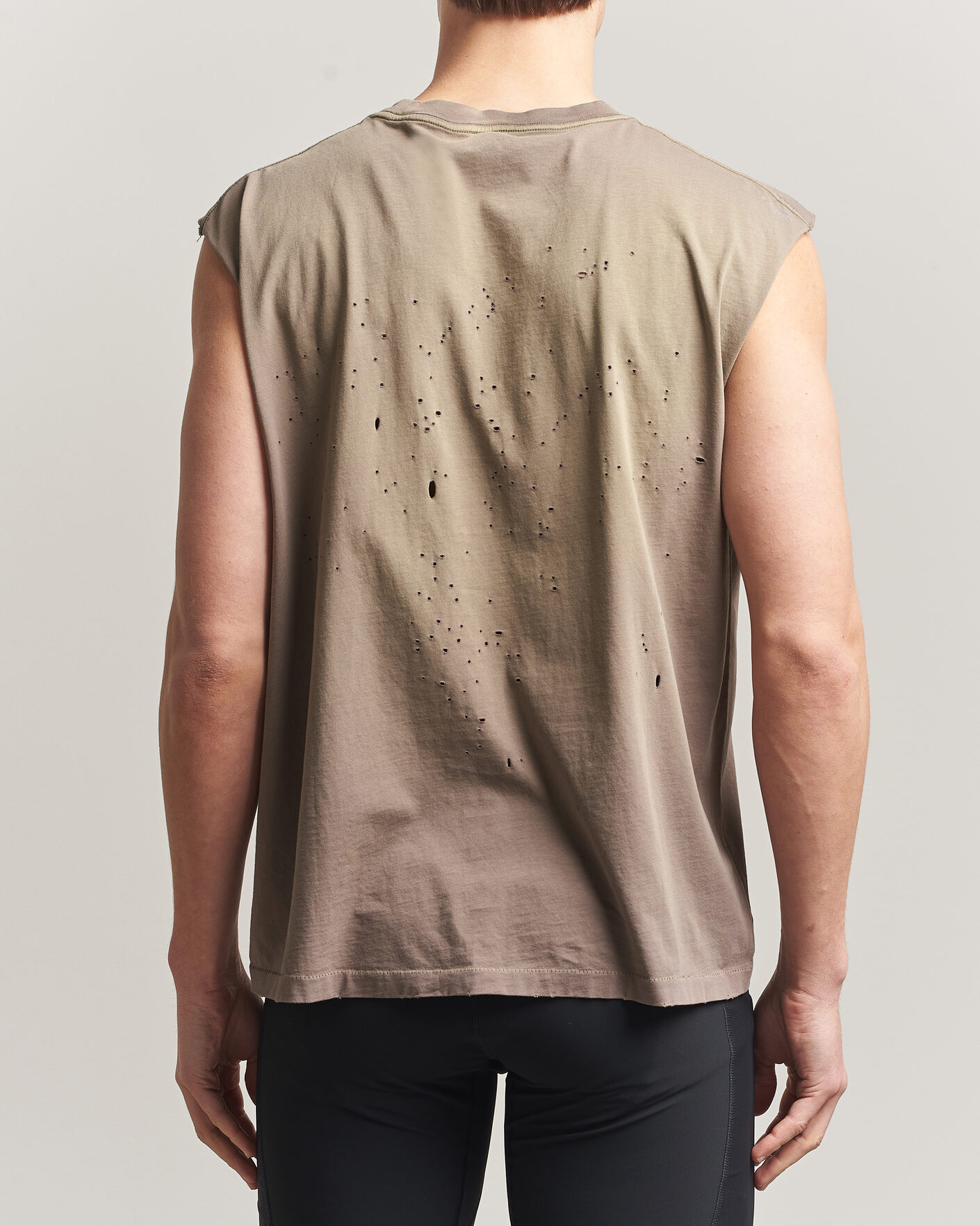 Hombres | Camisetas | Satisfy | MothTech Muscle Tee Sun Bleached Falcon