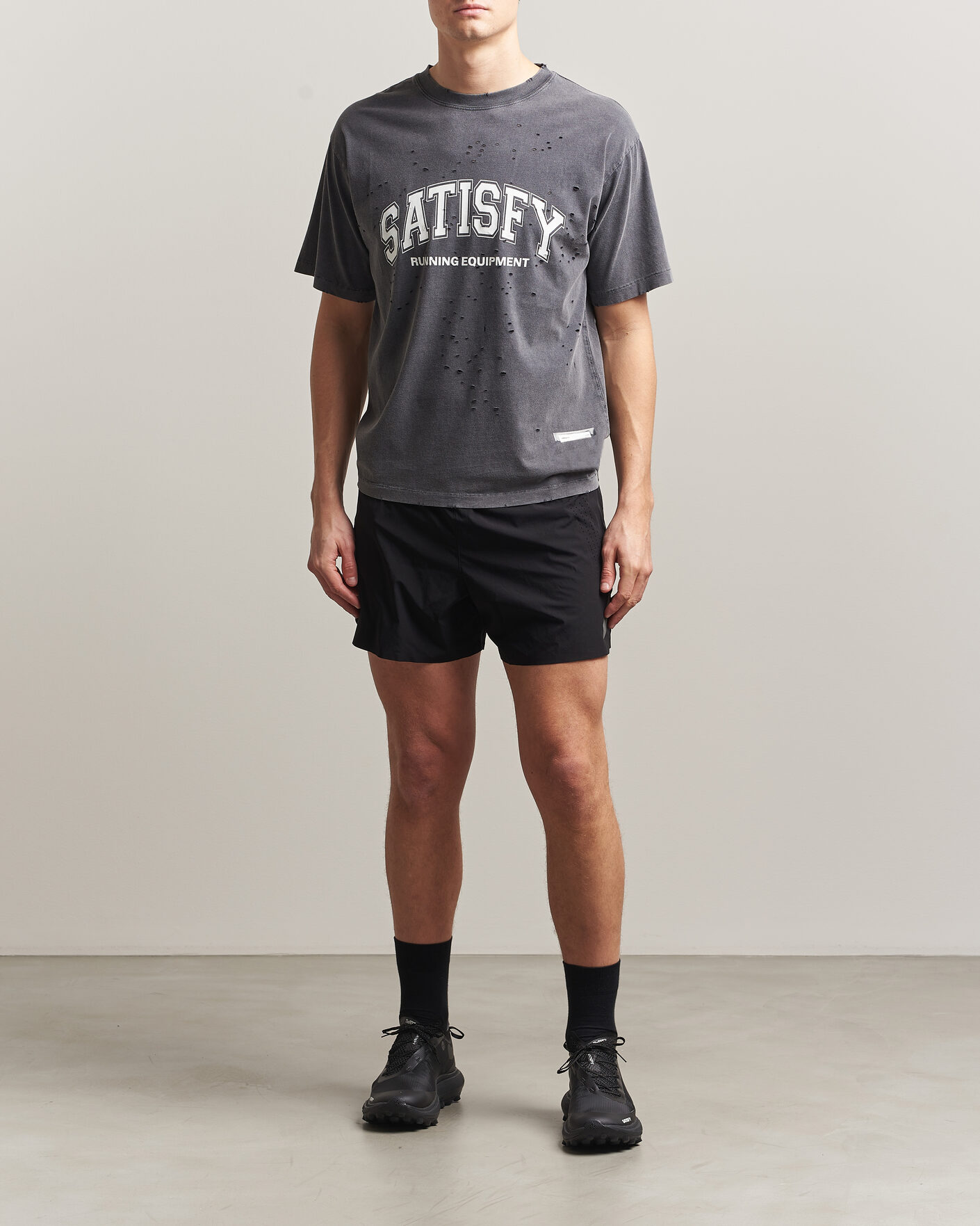 Hombres | Camisetas | Satisfy | MothTech T-Shirt Aged Black