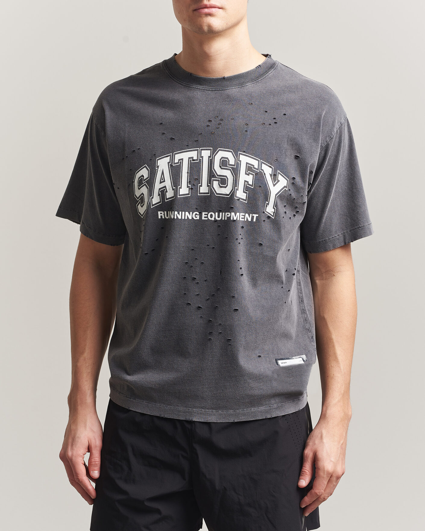 Hombres | Camisetas | Satisfy | MothTech T-Shirt Aged Black