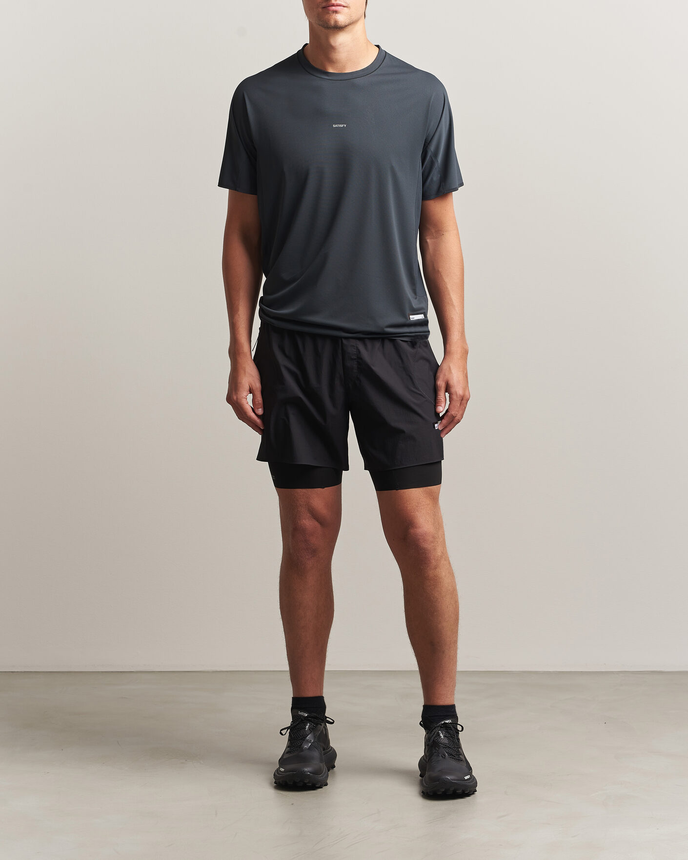 Hombres | Camisetas | Satisfy | AuraLite UV T-Shirt Black