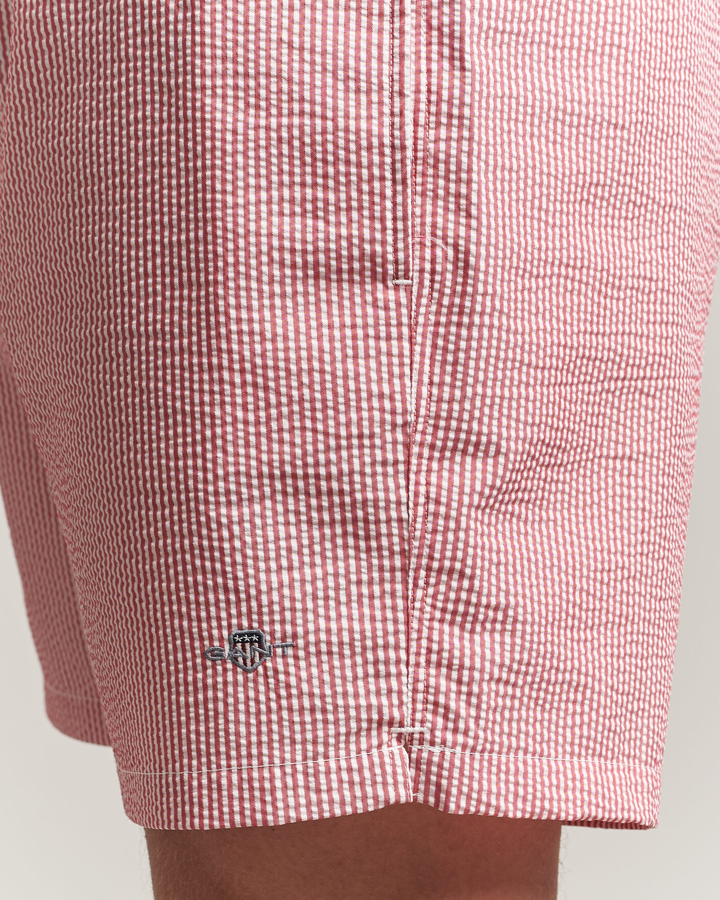 Hombres | Bañadores | GANT | Seersucker Striped Swimshorts Rose Red