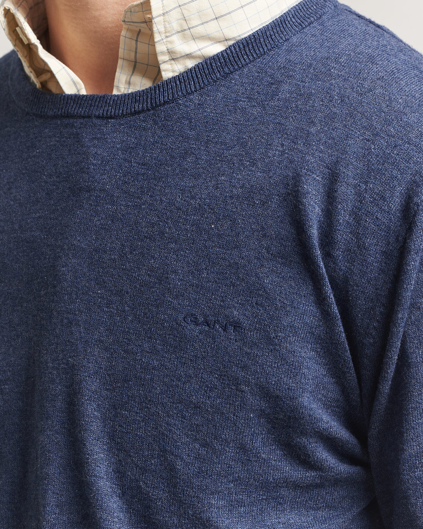 Hombres | Jerséis y prendas de punto | GANT | Cotton/Linen Slub Knitted Sweater Dark Indigo Melange
