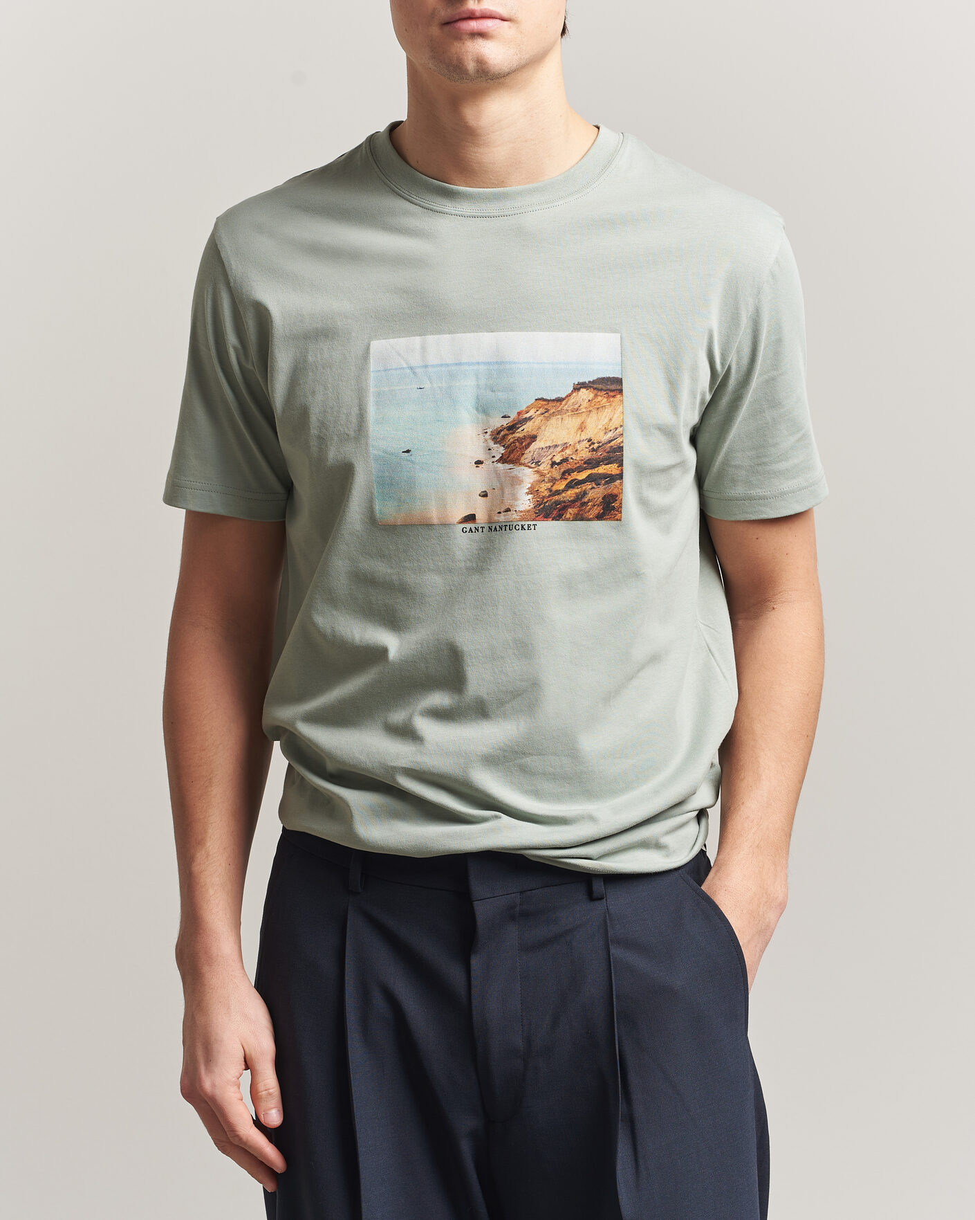 Hombres | Camisetas | GANT | Scenery Graphic Crew Neck T-Shirt Ceramic Grey
