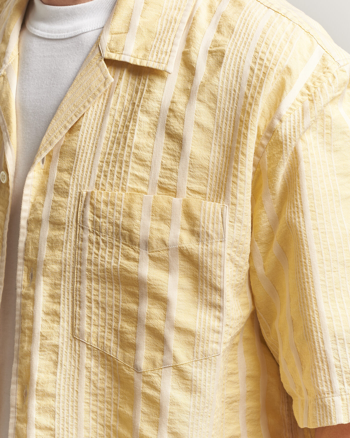 Hombres | Camisas | Gant | Relaxed Fit Seersucker Camp Collar Shirt Light Mustard Yellow