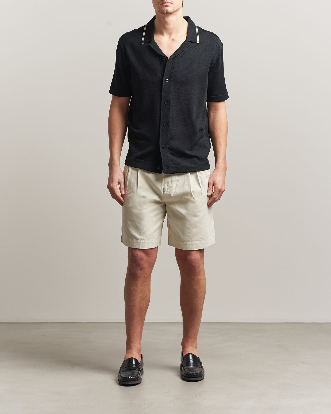 Hombres | Pantalones cortos | GANT | Relaxed Light Canvas Pleated Shorts Sand