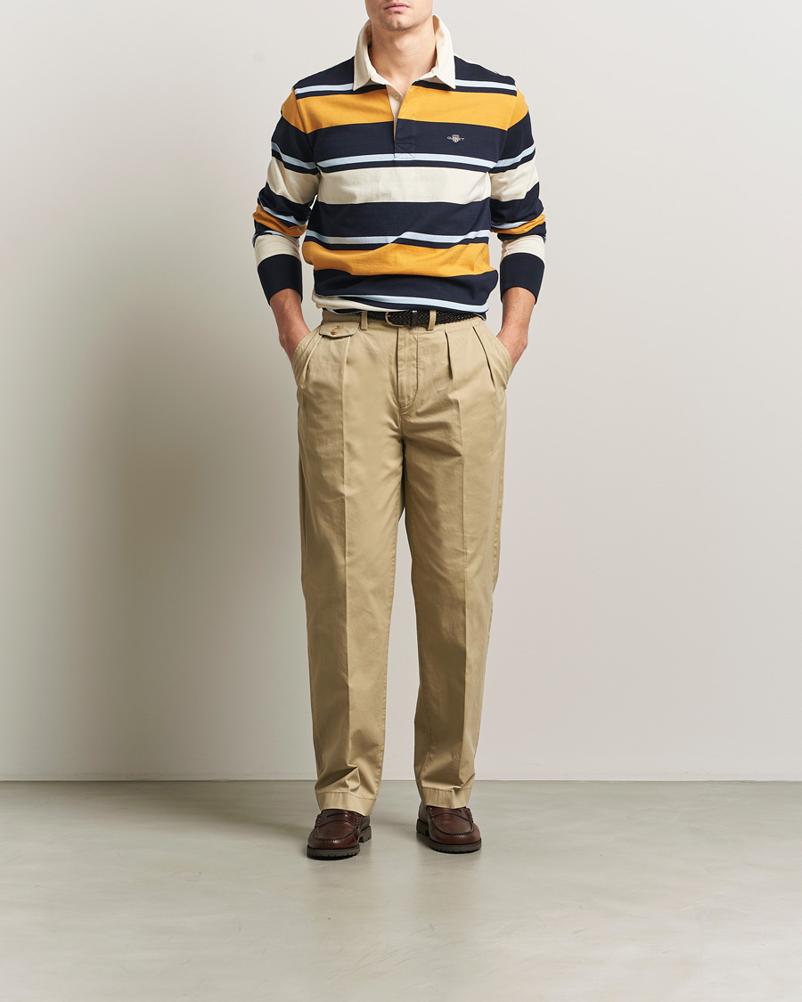 Hombres | Pantalones | GANT | Regular Pleated Twill Chinos Woody Beige