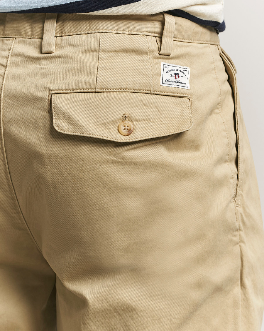 Hombres | Pantalones | Gant | Regular Pleated Twill Chinos Woody Beige