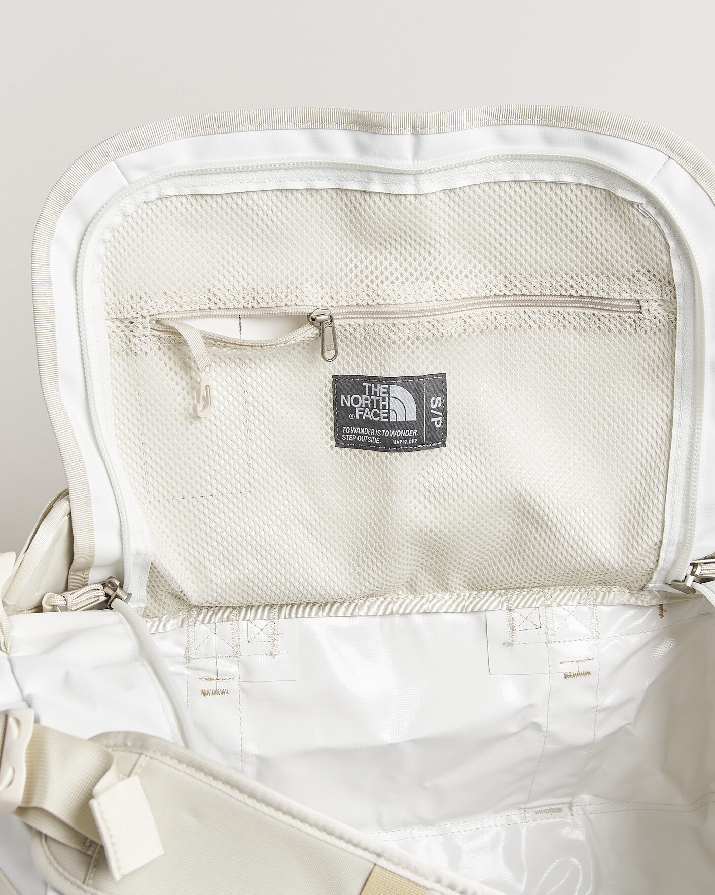 Hombres | Bolsos | The North Face | Base Camp Duffel S White Ash