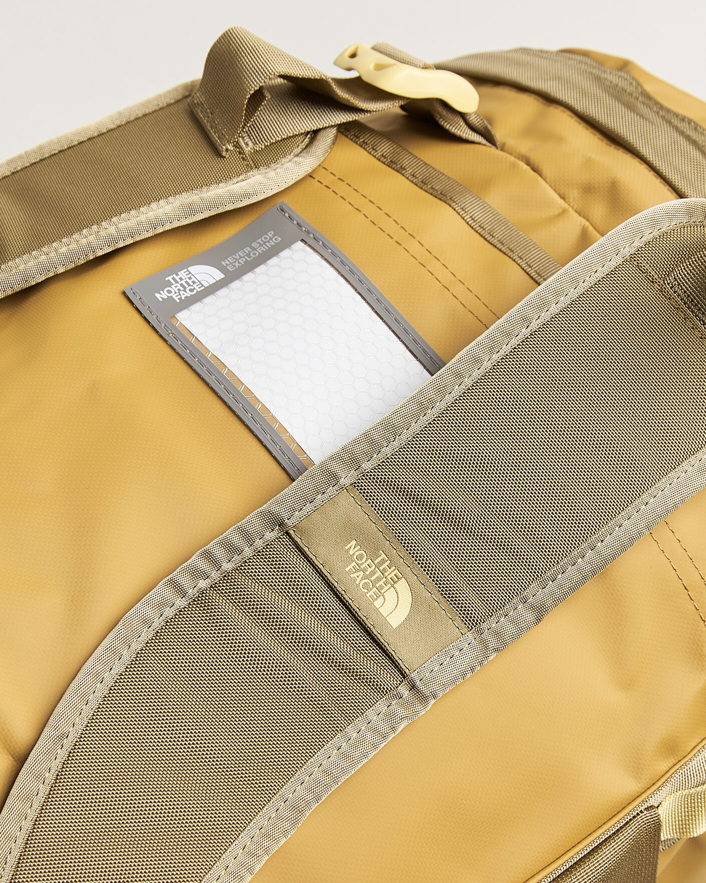 Hombres | Bolsos | The North Face | Base Camp Duffel M Golden Tan