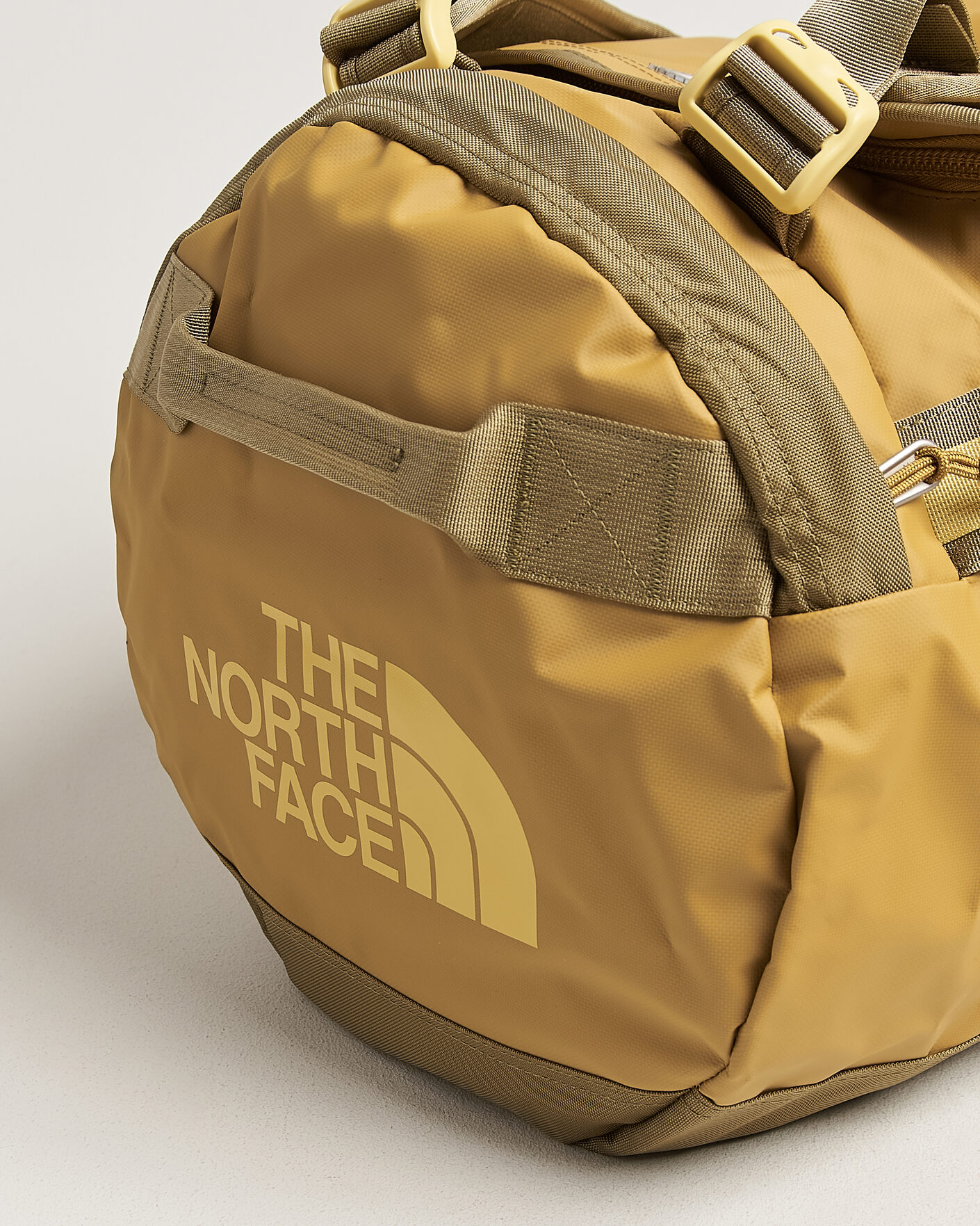 Hombres | Bolsos | The North Face | Base Camp Duffel M Golden Tan