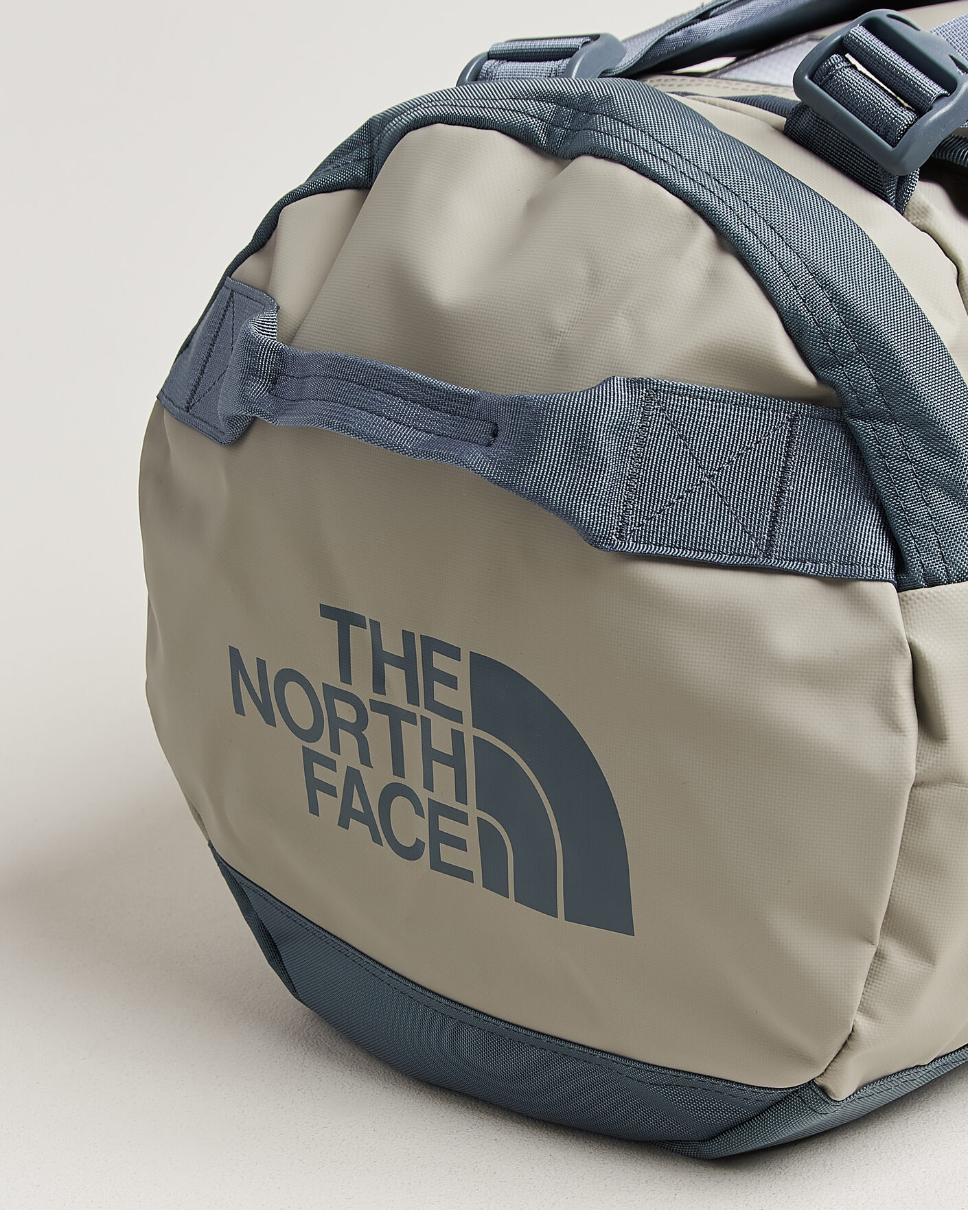Hombres | Bolsos | The North Face | Base Camp Duffel M Stone Slab