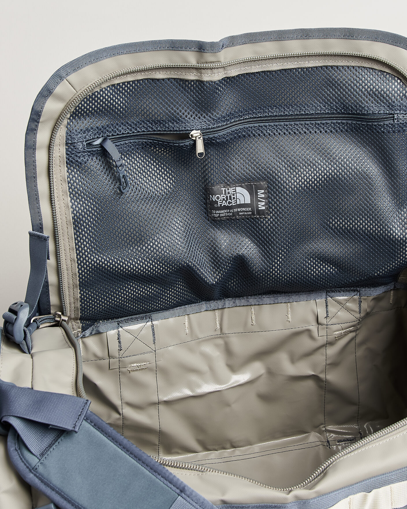 Hombres | Bolsos | The North Face | Base Camp Duffel M Stone Slab