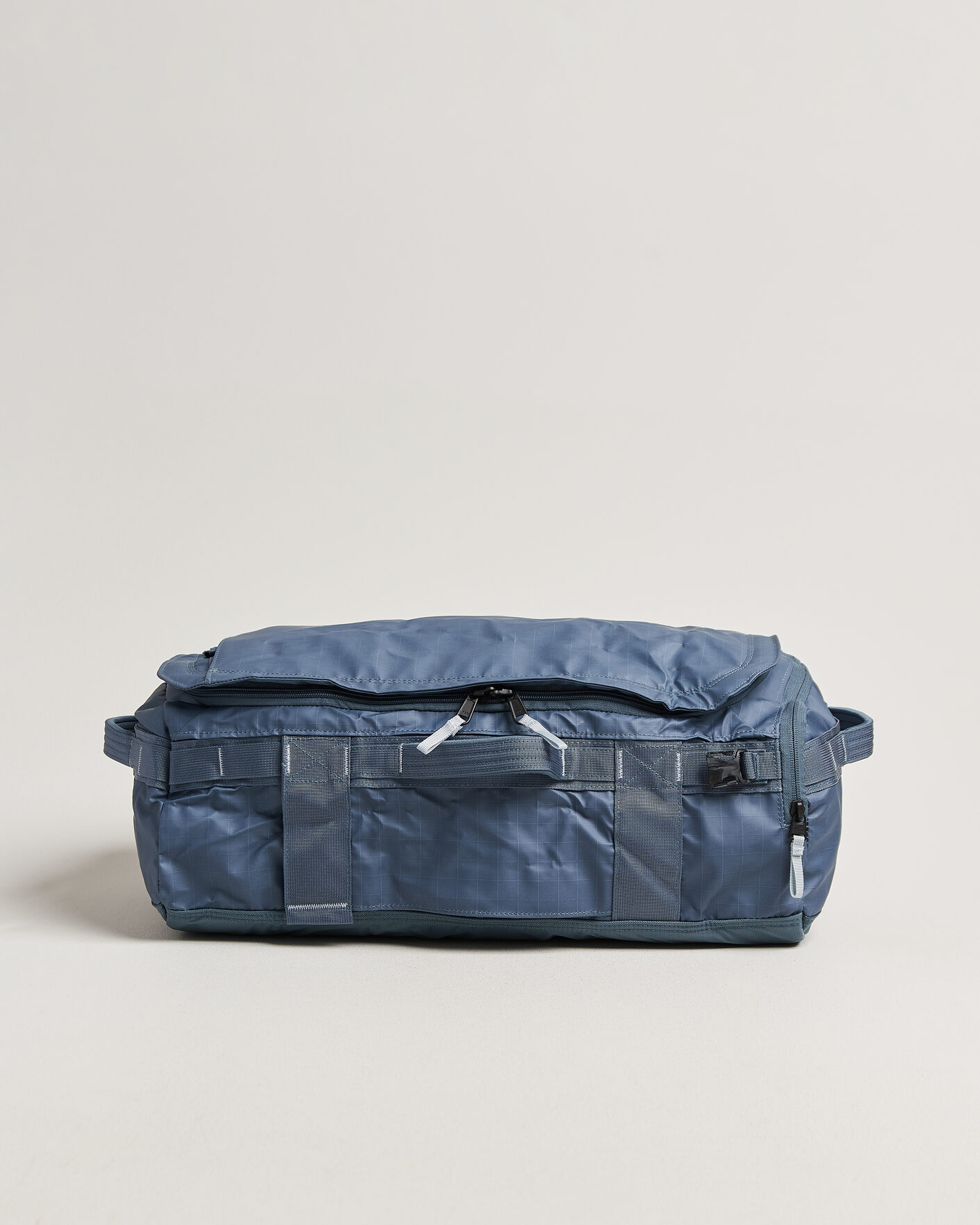 Hombres | Bolsos | The North Face | Base Camp Voyager Duffel 32 Granite Grey