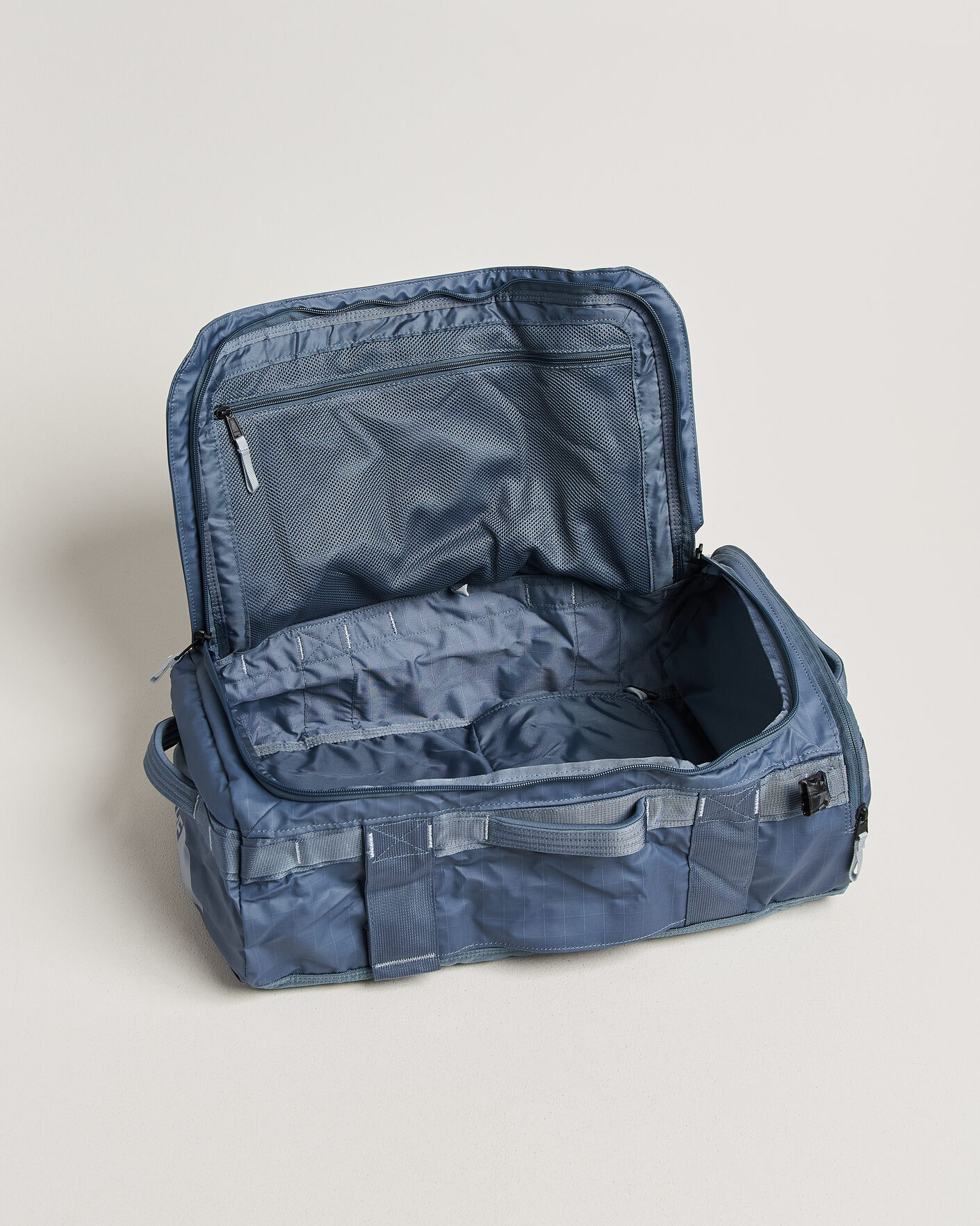 Hombres | Bolsos | The North Face | Base Camp Voyager Duffel 32 Granite Grey