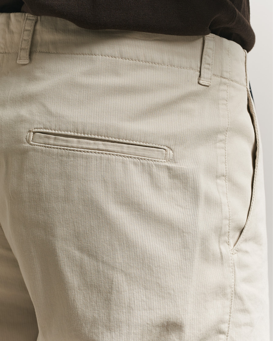 Hombres | Pantalones | Boglioli | Regular Fit Cotton Chinos Beige
