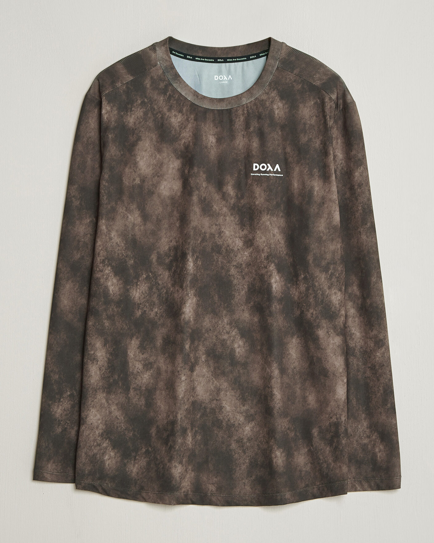 Hombres | Camisetas | DOXA | Rerun Long Sleeve T-Shirt Taupe