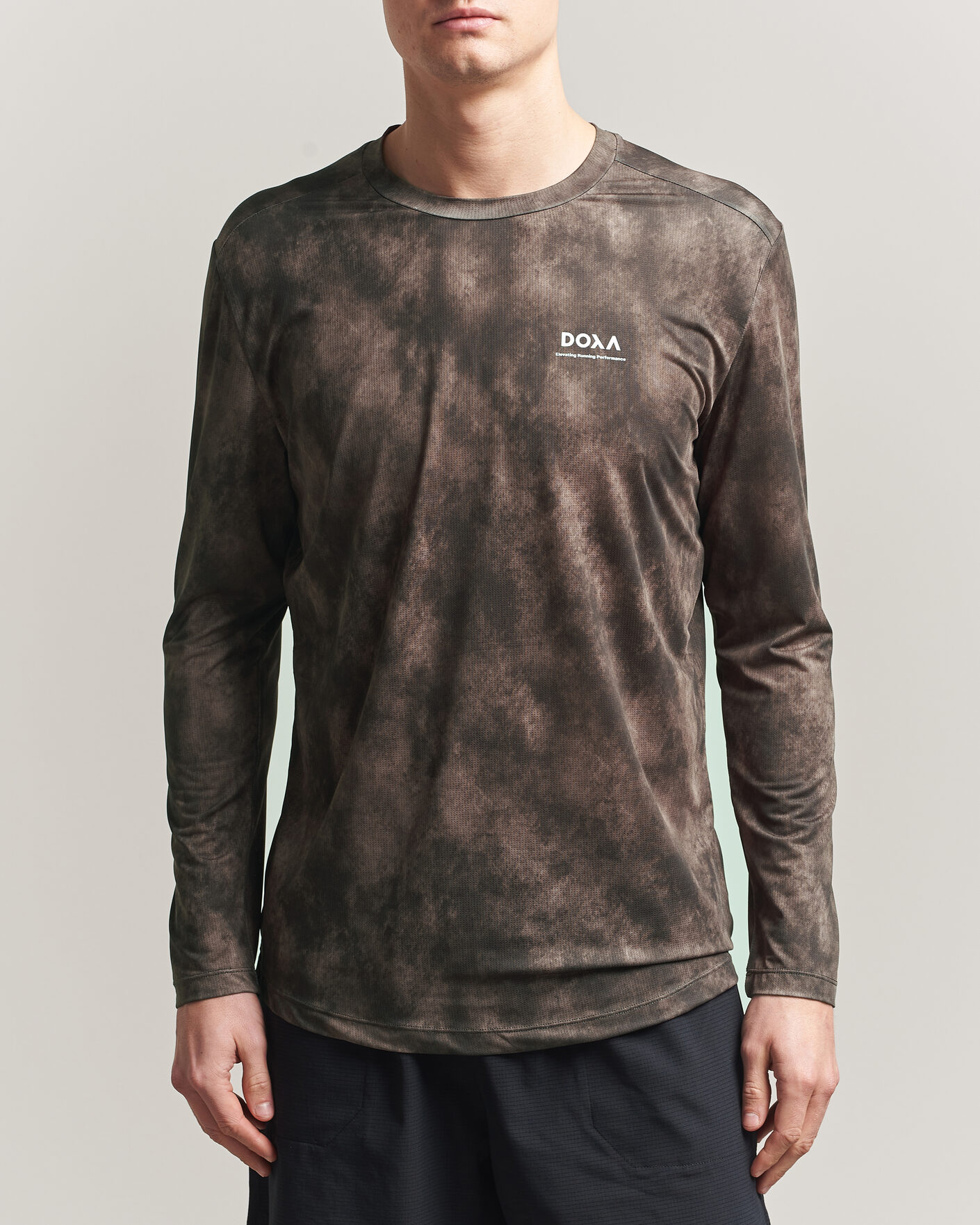 Hombres | Camisetas | DOXA | Rerun Long Sleeve T-Shirt Taupe