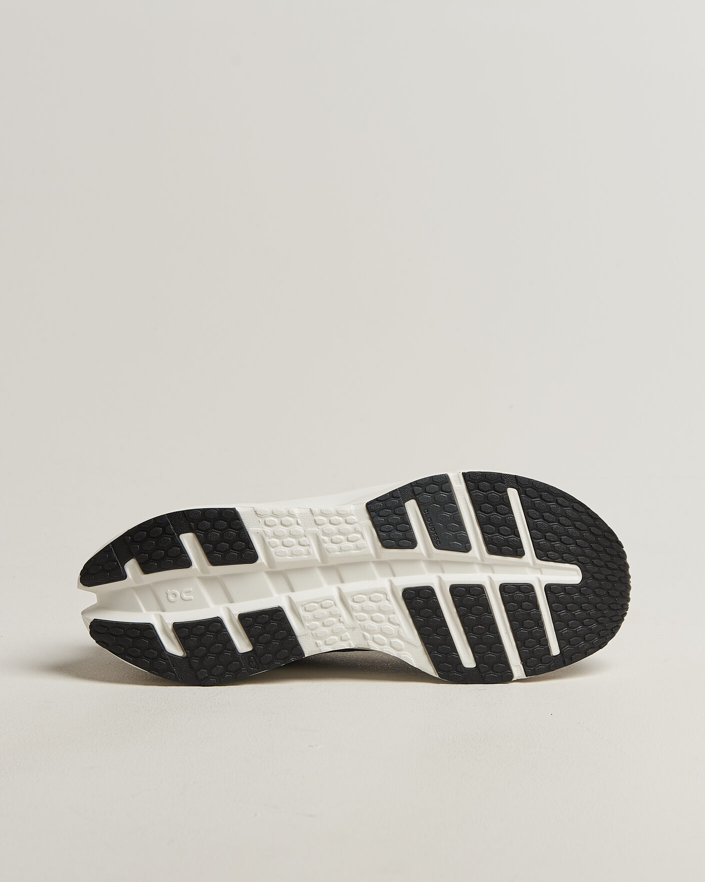 Hombres | Zapatillas de correr | On | Cloudrunner 3 Black/Ivory