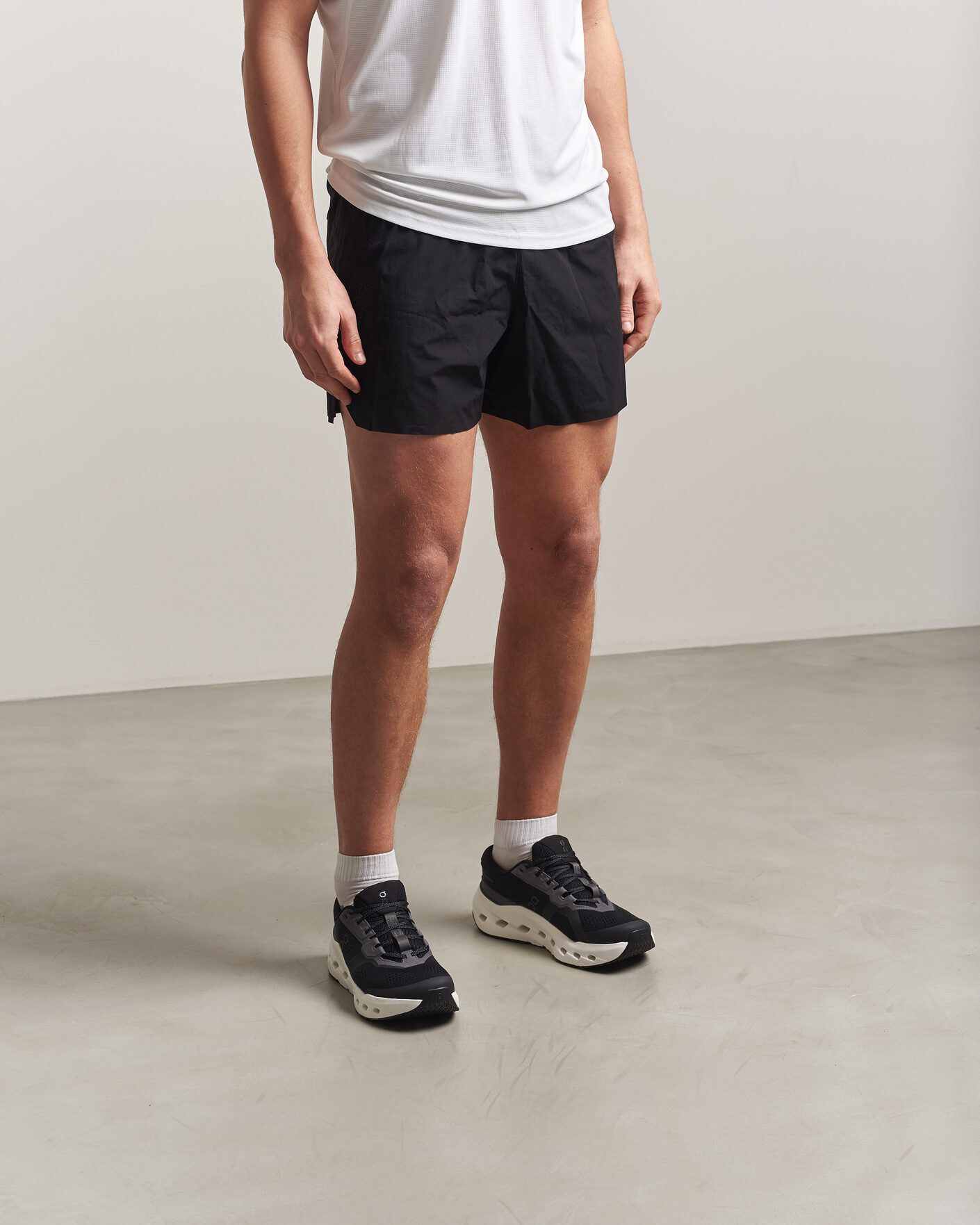 Hombres | Zapatillas de correr | On | Cloudrunner 3 Black/Ivory