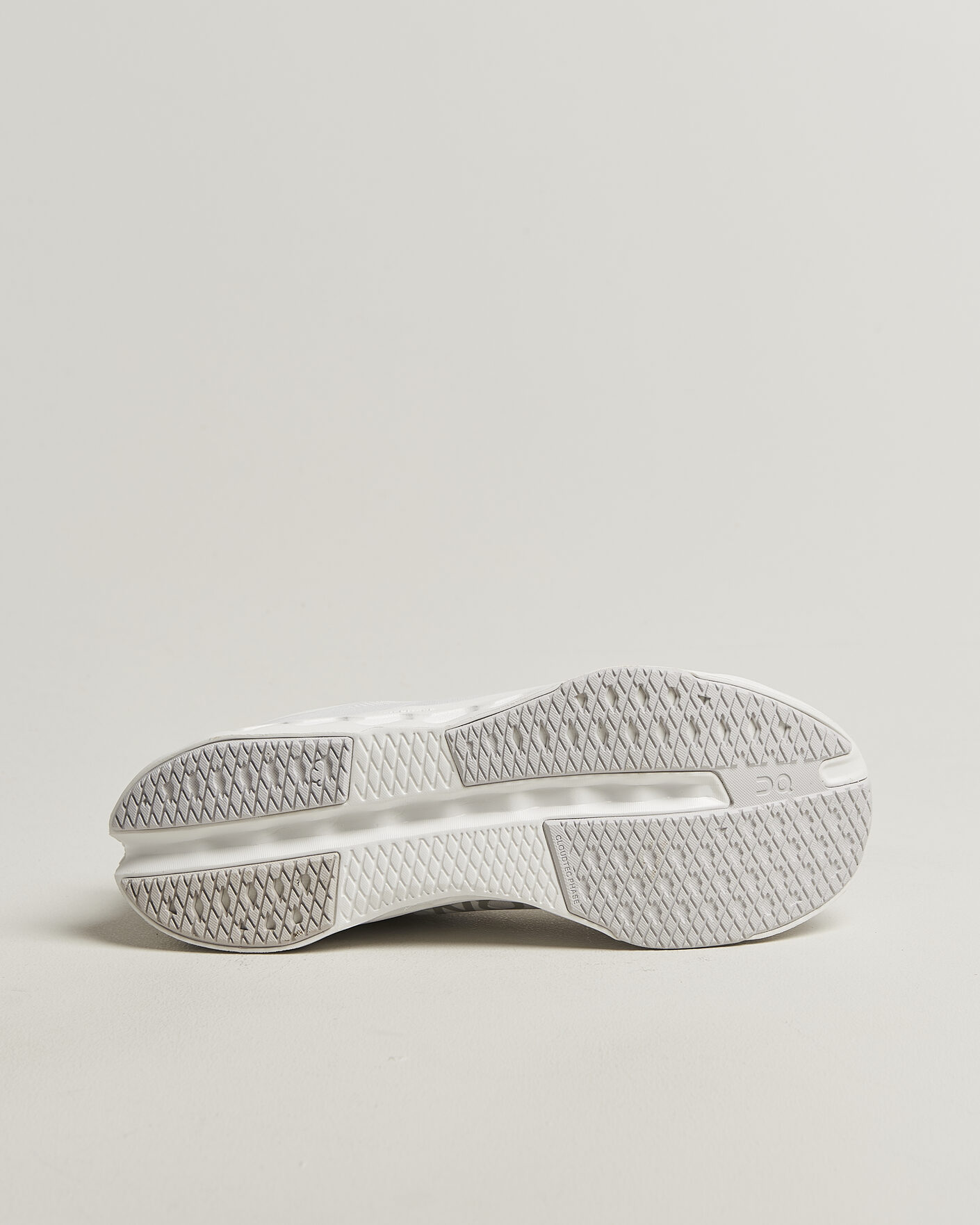 Hombres | Zapatillas de correr | On | Cloudsurfer Next White/White