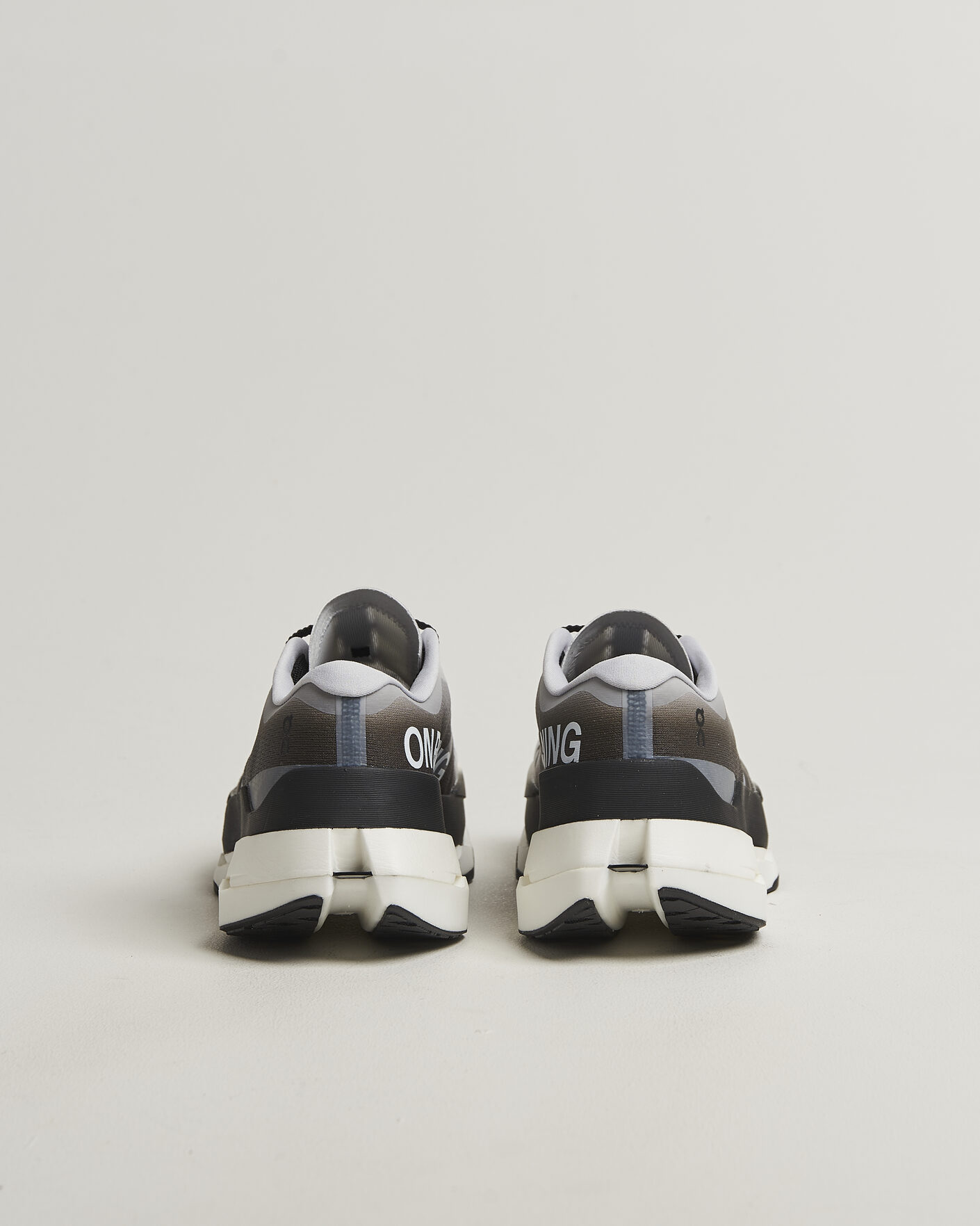 Hombres | Zapatillas de correr | On | Cloudboom Max White/Black