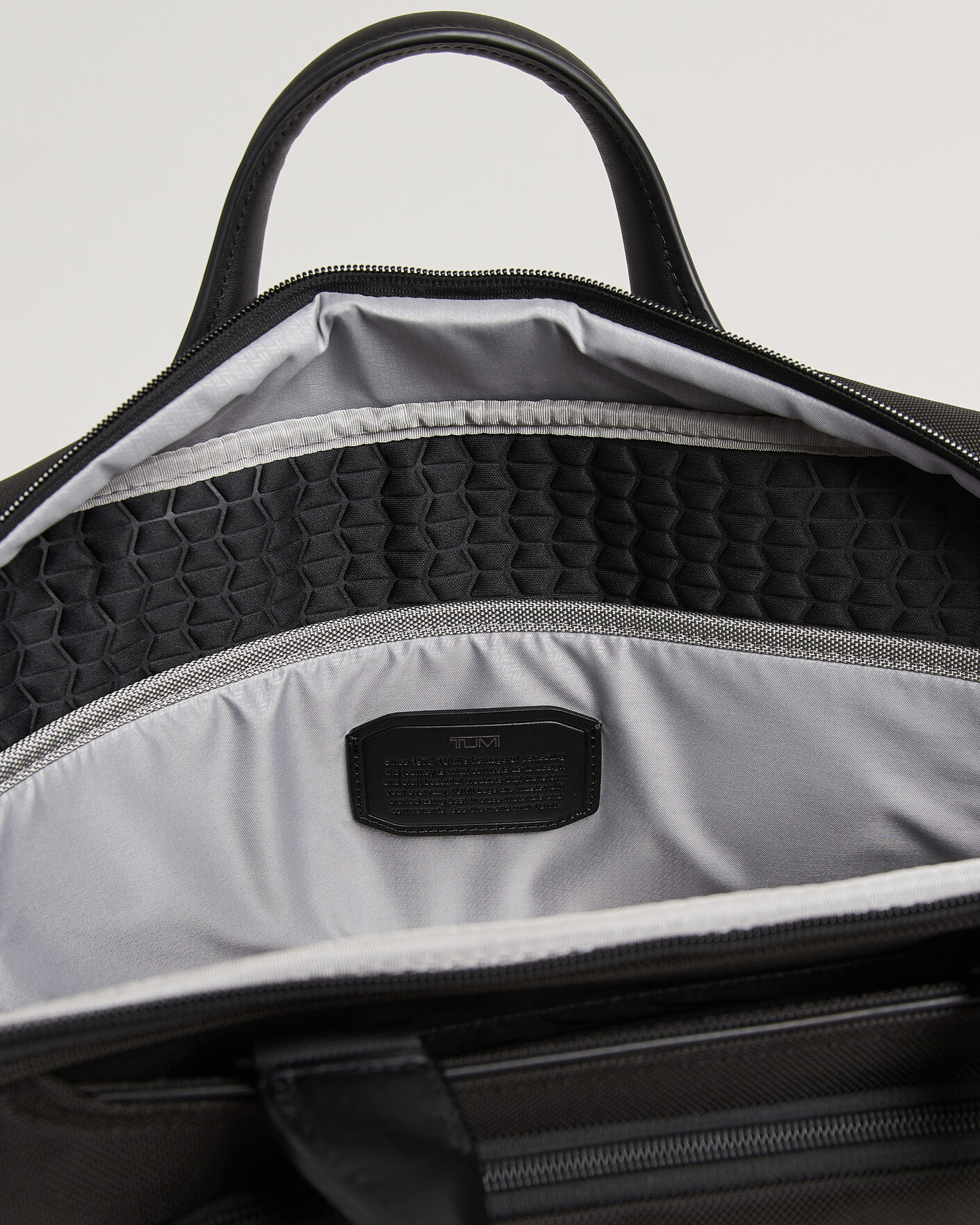 Hombres | Bolsos | TUMI | Alpha 4 Medium Briefcase Black