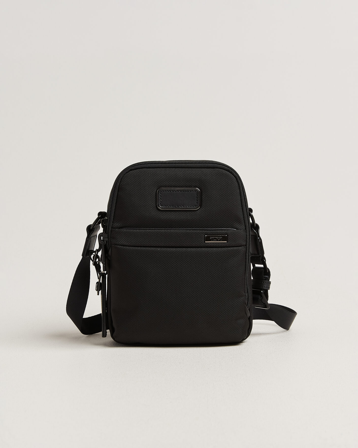 Hombres | Bolsos | TUMI | Alpha 4 Small Crossbody Bag Black