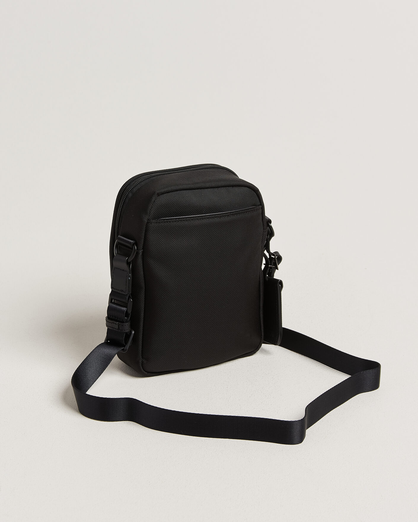 Hombres | Bolsos | TUMI | Alpha 4 Small Crossbody Bag Black