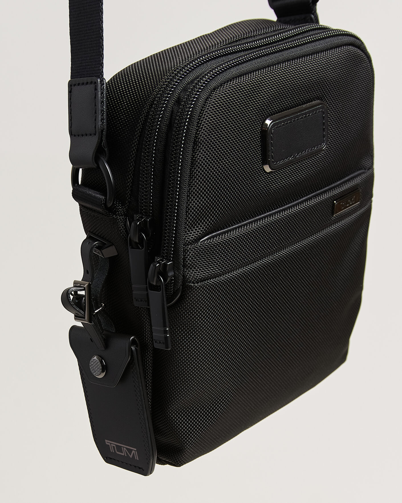 Hombres | Bolsos | TUMI | Alpha 4 Small Crossbody Bag Black