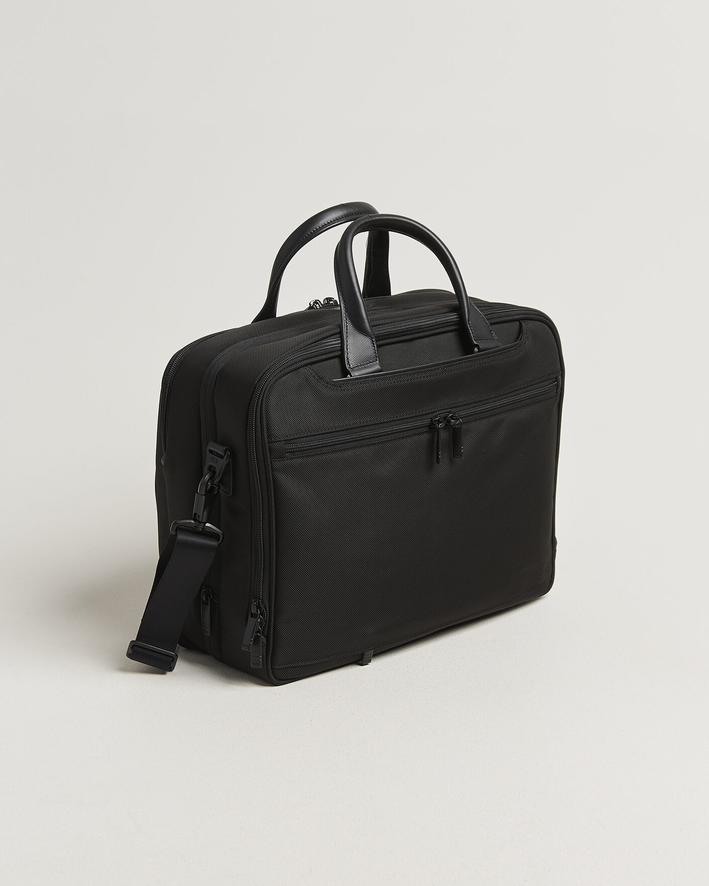 Hombres | Bolsos | TUMI | Alpha 4 Expandable Medium Briefcase Black