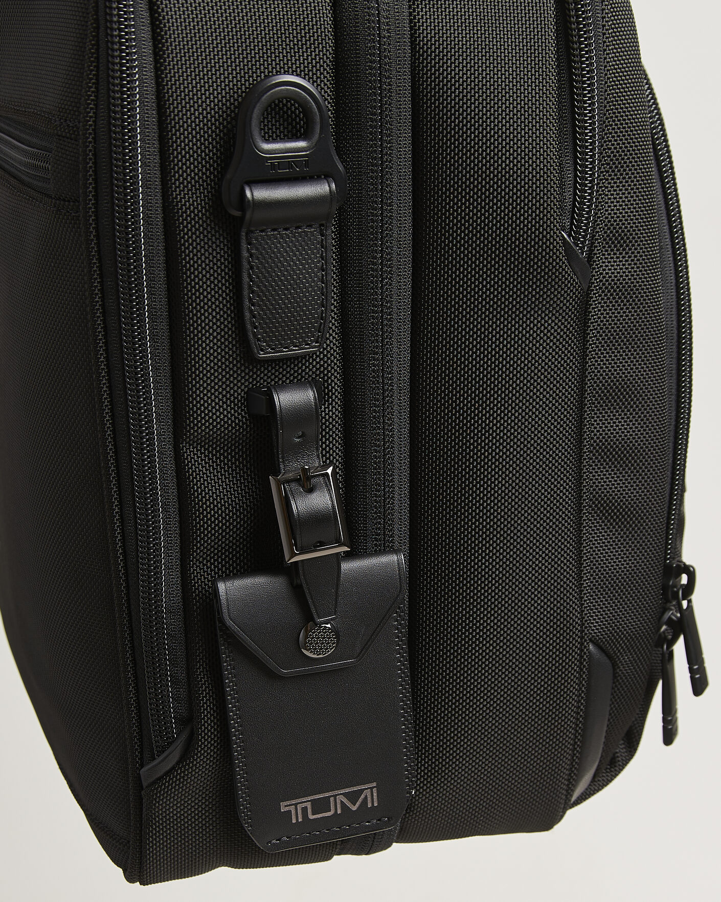 Hombres | Bolsos | TUMI | Alpha 4 Expandable Medium Briefcase Black