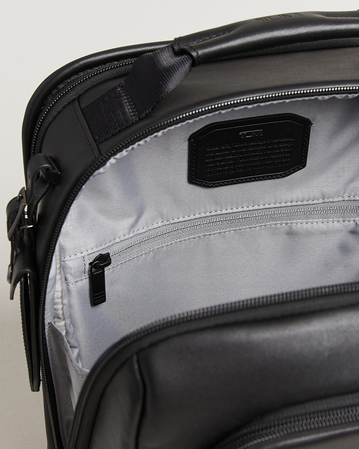 Hombres | Bolsos | TUMI | Alpha 4 Expandable Medium Backpack Black